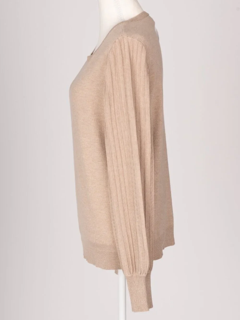 NWT Oatmeal Heather Pleated Sleeve Crew Neck Sweater Medium Soft Girl Cozy